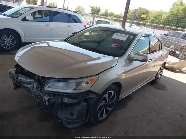 1HGCR3F85HA022102 2017 HONDA ACCORD - Image 2