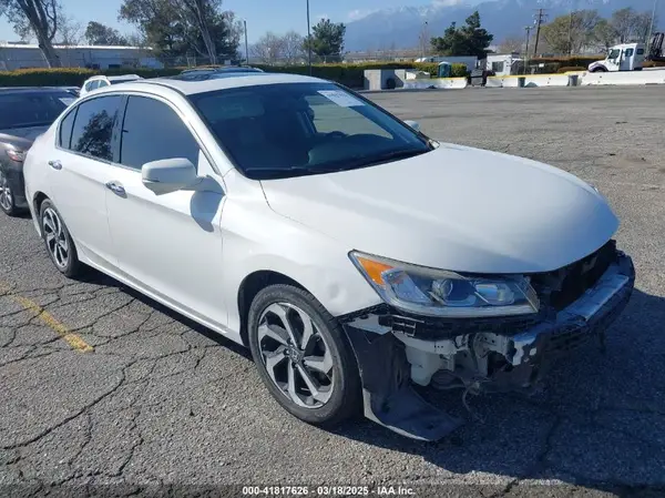 1HGCR3F85HA032564 2017 HONDA ACCORD - Image 1