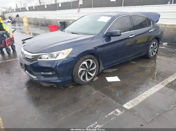 1HGCR3F85HA035447 2017 HONDA ACCORD - Image 2