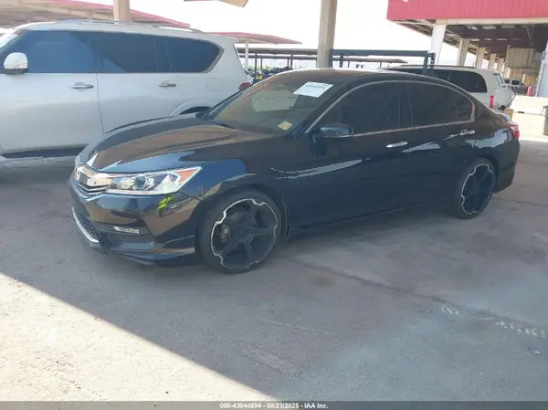1HGCR3F86GA006795 2016 HONDA ACCORD - Image 2