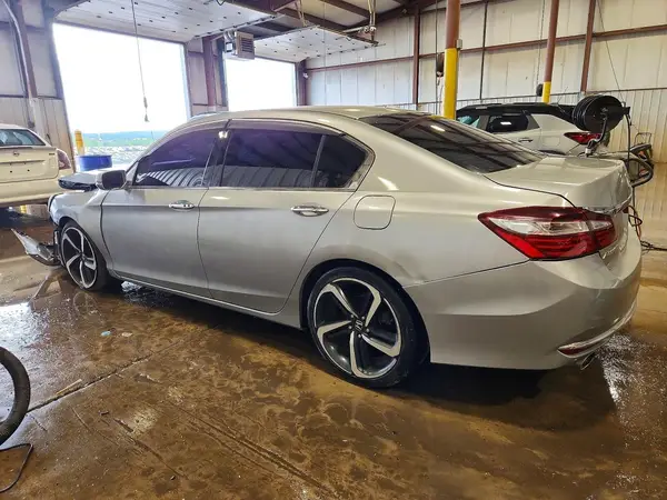 1HGCR3F86HA000187 2017 HONDA ACCORD - Image 2