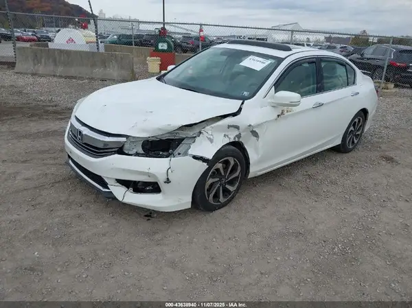 1HGCR3F86HA007656 2017 HONDA ACCORD - Image 2