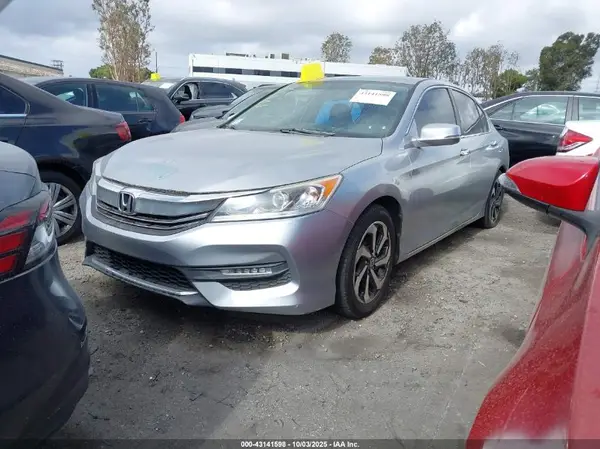 1HGCR3F86HA015580 2017 HONDA ACCORD - Image 2