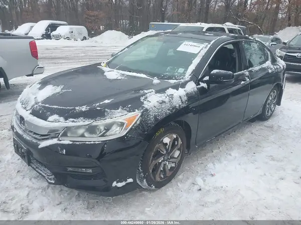 1HGCR3F86HA016907 2017 HONDA ACCORD - Image 2
