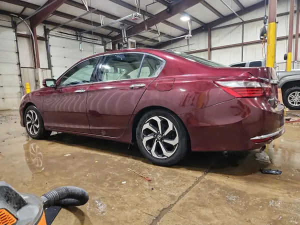 1HGCR3F86HA028863 2017 HONDA ACCORD - Image 2