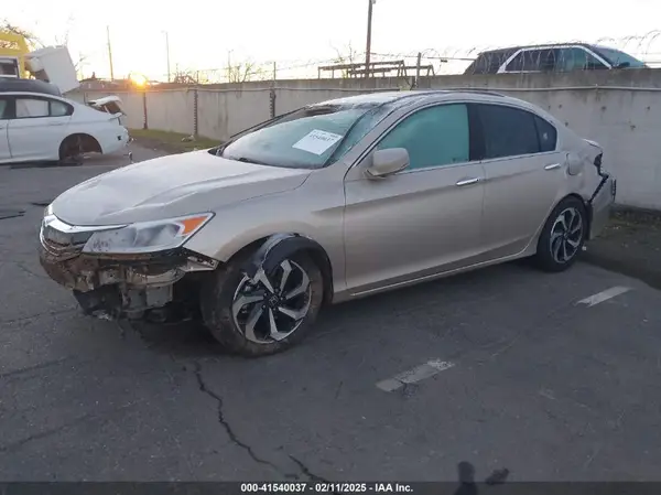 1HGCR3F86HA029561 2017 HONDA ACCORD - Image 2