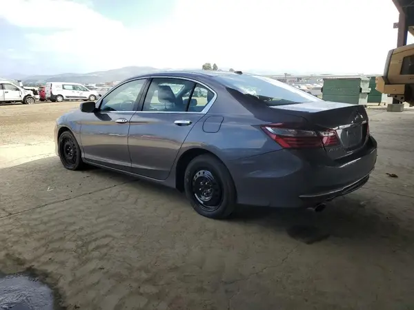 1HGCR3F86HA037899 2017 HONDA ACCORD - Image 2