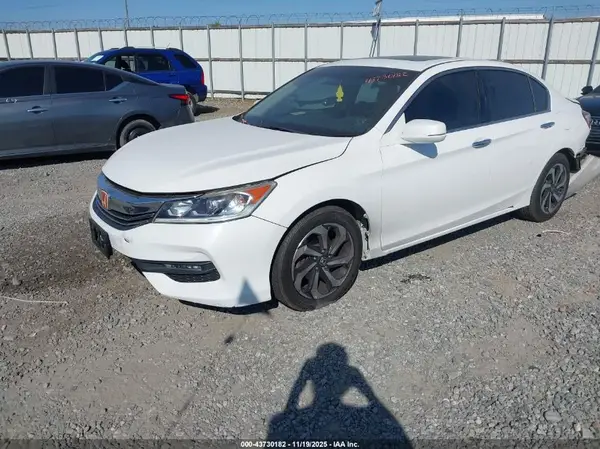 1HGCR3F87GA010130 2016 HONDA ACCORD - Image 2