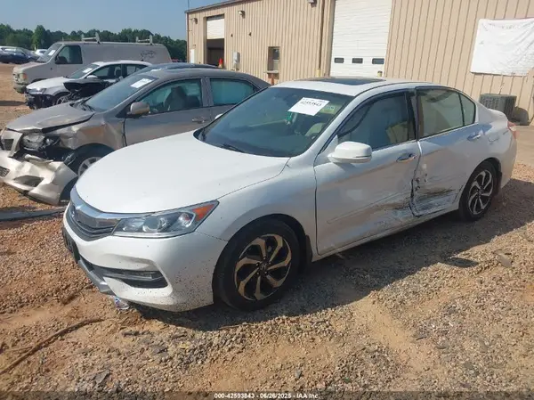 1HGCR3F87GA027607 2016 HONDA ACCORD - Image 2