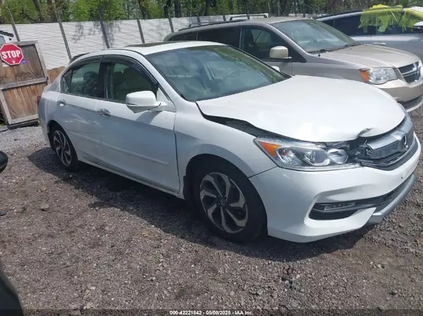 1HGCR3F87HA001008 2017 HONDA ACCORD - Image 1