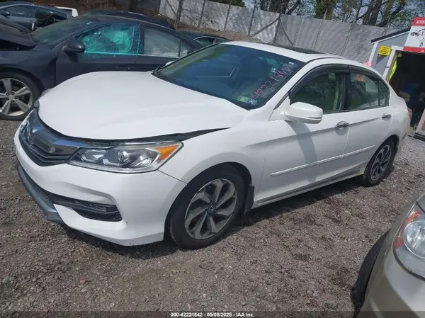 1HGCR3F87HA001008 2017 HONDA ACCORD - Image 2