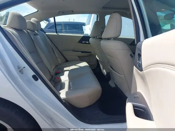 1HGCR3F87HA006001 2017 HONDA ACCORD - Image 8