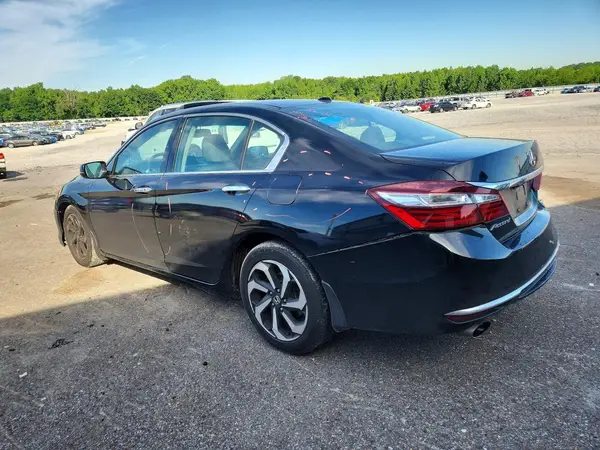 1HGCR3F87HA006256 2017 HONDA ACCORD - Image 2
