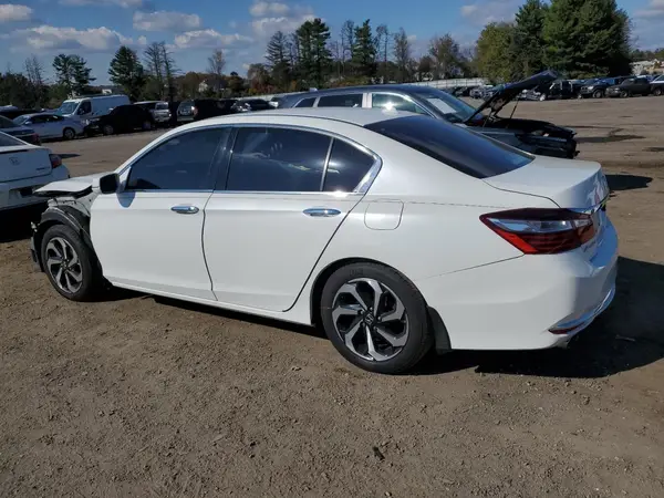 1HGCR3F87HA012476 2017 HONDA ACCORD - Image 2