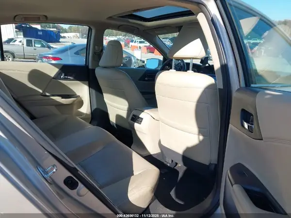 1HGCR3F87HA016365 2017 HONDA ACCORD - Image 8