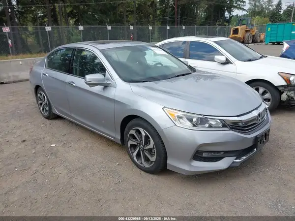1HGCR3F87HA022134 2017 HONDA ACCORD - Image 1