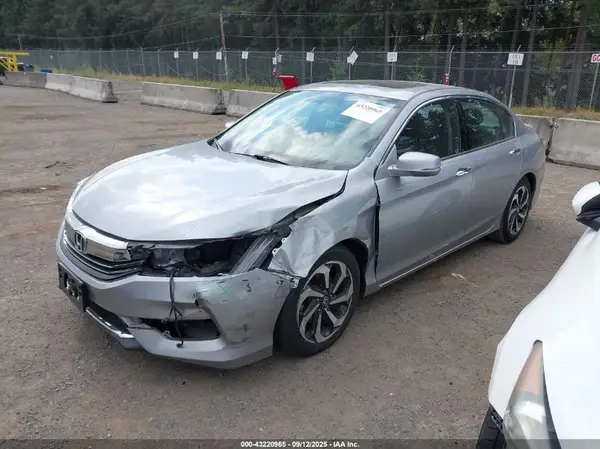 1HGCR3F87HA022134 2017 HONDA ACCORD - Image 2