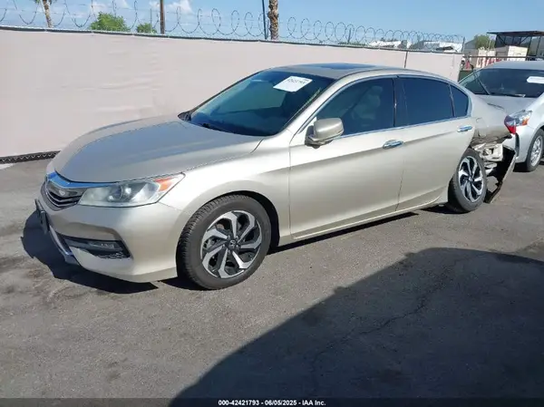 1HGCR3F87HA025065 2017 HONDA ACCORD - Image 2