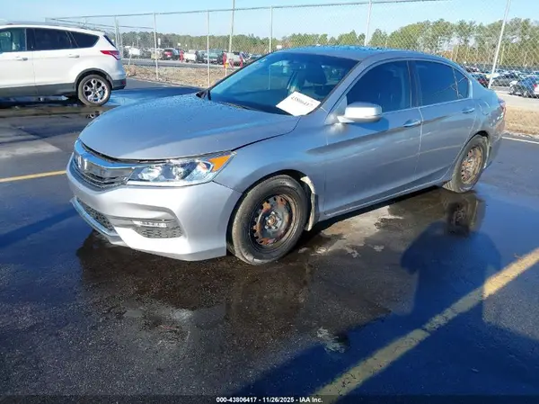 1HGCR3F87HA025955 2017 HONDA ACCORD - Image 2
