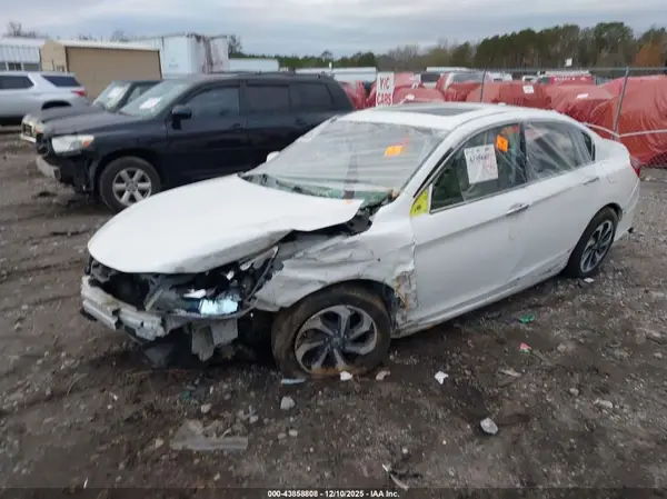 1HGCR3F87HA028449 2017 HONDA ACCORD - Image 2