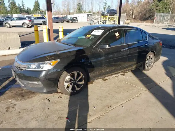 1HGCR3F88GA001081 2016 HONDA ACCORD - Image 2