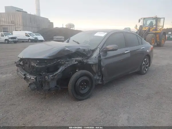 1HGCR3F88GA002246 2016 HONDA ACCORD - Image 2