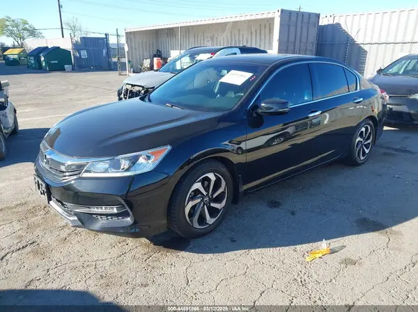 1HGCR3F88GA014882 2016 HONDA ACCORD - Image 2