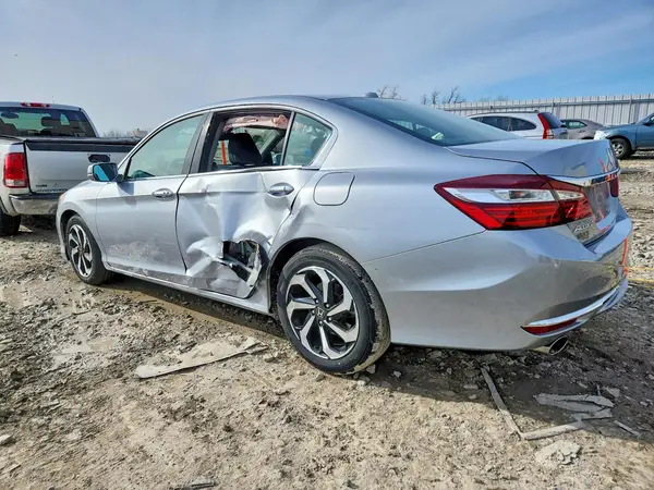 1HGCR3F88GA033240 2016 HONDA ACCORD - Image 2