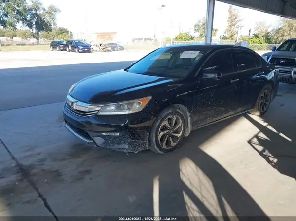 1HGCR3F88GA034615 2016 HONDA ACCORD - Image 2