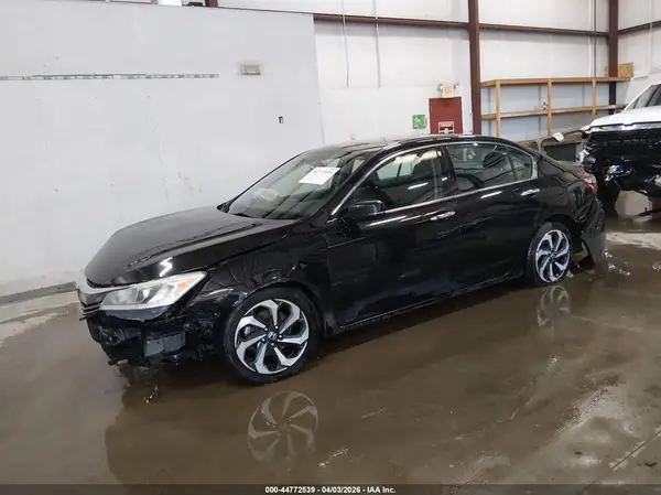 1HGCR3F88HA007786 2017 HONDA ACCORD - Image 2