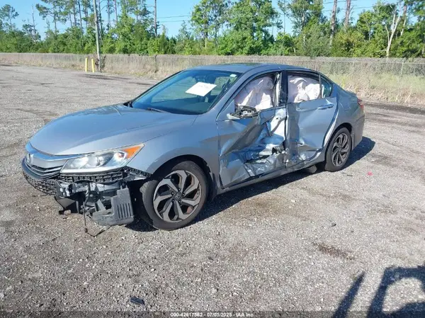 1HGCR3F88HA010557 2017 HONDA ACCORD - Image 2