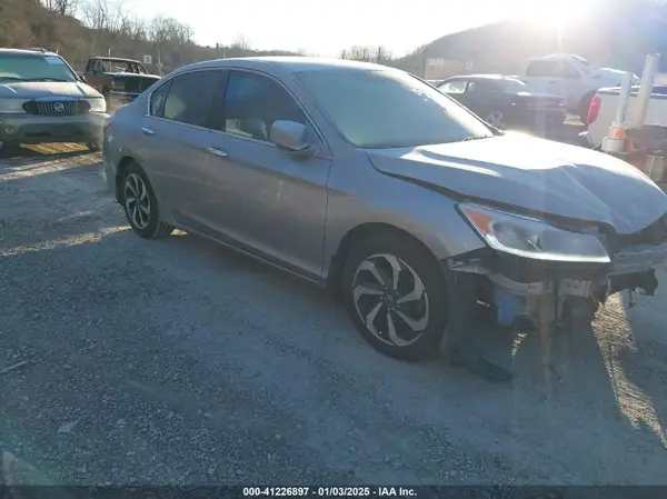1HGCR3F88HA010834 2017 HONDA ACCORD - Image 1