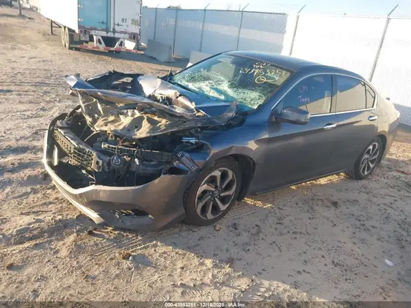 1HGCR3F88HA011885 2017 HONDA ACCORD - Image 2
