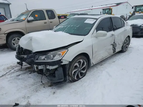 1HGCR3F88HA014852 2017 HONDA ACCORD - Image 2