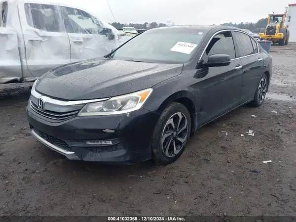 1HGCR3F88HA018075 2017 HONDA ACCORD - Image 2