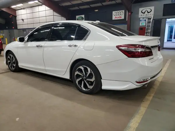 1HGCR3F88HA029447 2017 HONDA ACCORD - Image 2