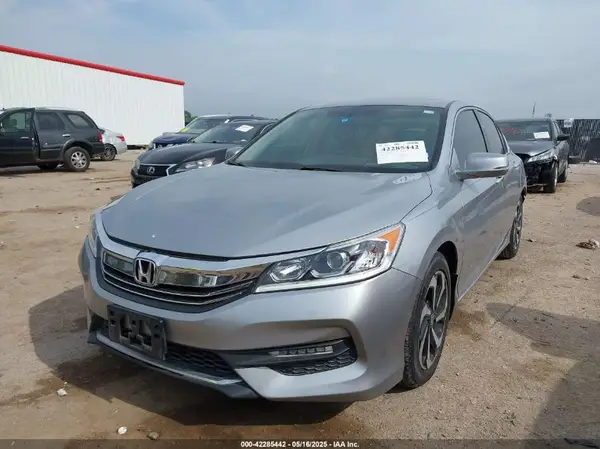 1HGCR3F88HA031943 2017 HONDA ACCORD - Image 2
