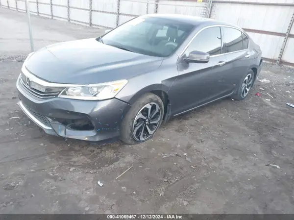 1HGCR3F88HA033367 2017 HONDA ACCORD - Image 2