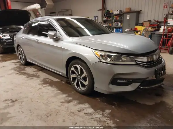 1HGCR3F88HA035992 2017 HONDA ACCORD - Image 1