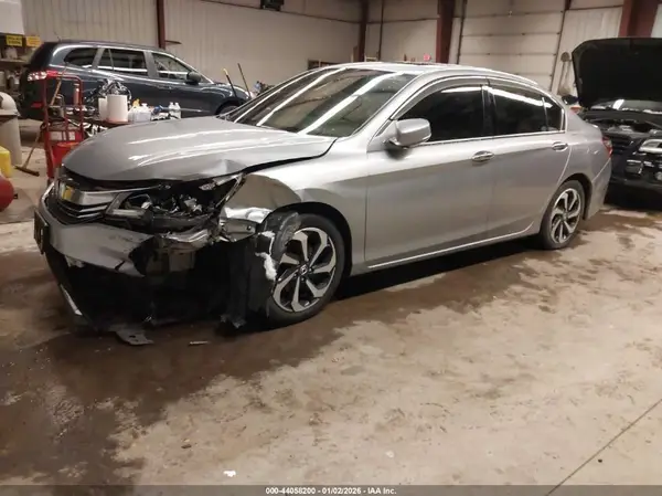 1HGCR3F88HA035992 2017 HONDA ACCORD - Image 2