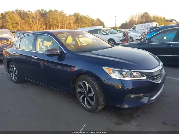 1HGCR3F88HA038570 2017 HONDA ACCORD - Image 1