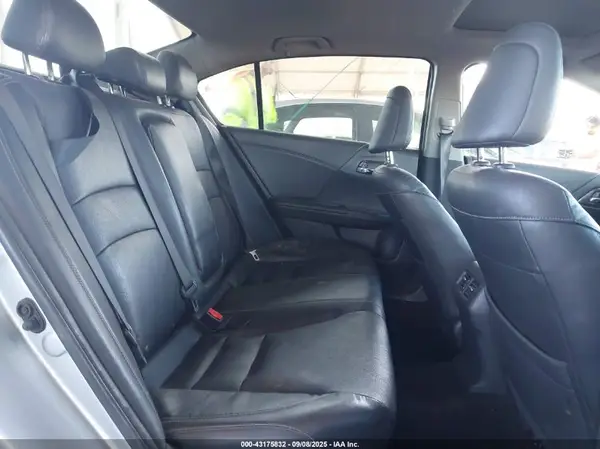 1HGCR3F89HA001558 2017 HONDA ACCORD - Image 8