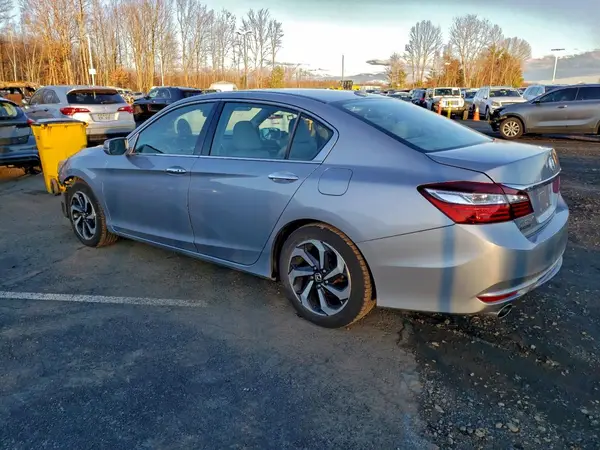 1HGCR3F89HA008543 2017 HONDA ACCORD - Image 2