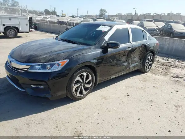 1HGCR3F89HA011264 2017 HONDA ACCORD - Image 2