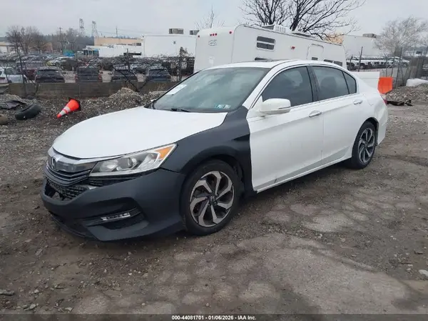 1HGCR3F89HA011426 2017 HONDA ACCORD - Image 2