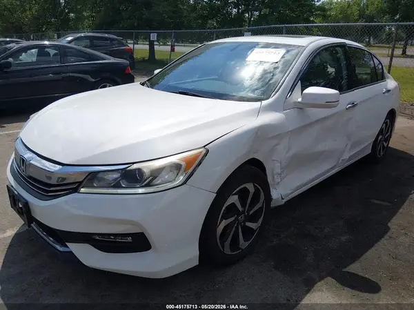 1HGCR3F89HA013452 2017 HONDA ACCORD - Image 2