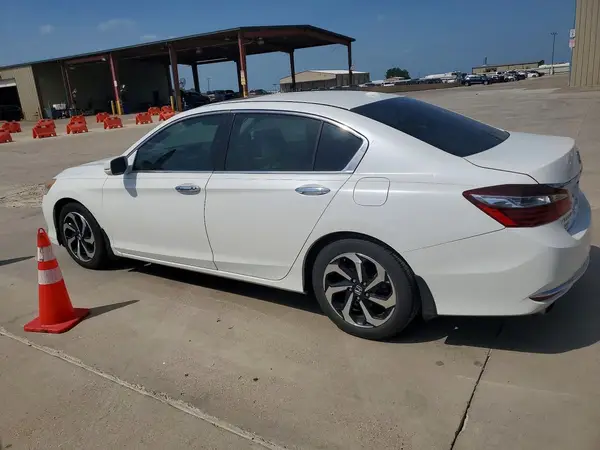 1HGCR3F89HA013807 2017 HONDA ACCORD - Image 2