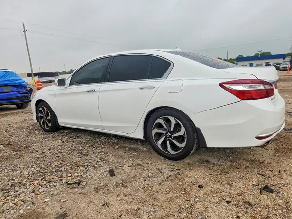 1HGCR3F89HA018411 2017 HONDA ACCORD - Image 2