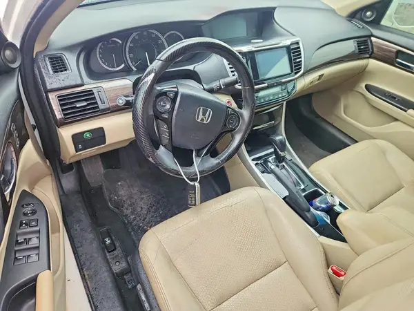 1HGCR3F89HA018411 2017 HONDA ACCORD - Image 8