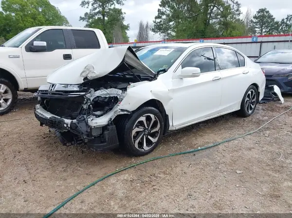 1HGCR3F89HA023124 2017 HONDA ACCORD - Image 2